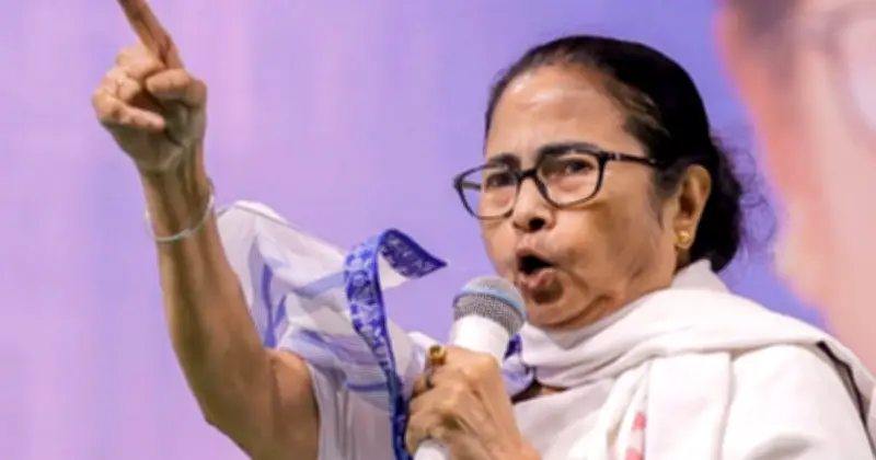 মমতাকে হুমকি: বিজেপি মুখপাত্রের বিরুদ্ধে তৃণমূলের অভিযোগ