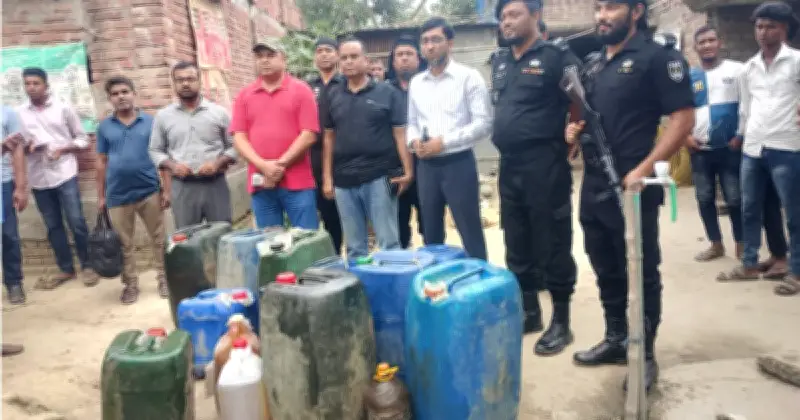 গোদাগাড়ীতে অবৈধ জ্বালানি তেল জব্দ, ভ্রাম্যমাণ আদালতে জরিমানা