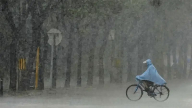 টানা ৪ দিন ৮ বিভাগে ভারী বর্ষণ, ভূমিধসের শঙ্কা