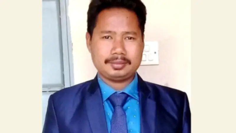 বিনা বেতনে শিক্ষার্থীদের পাশে দাঁড়ানো লাপ্রাদ ত্রিপুরা