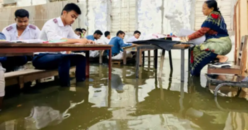 কুমিল্লায় ভারী বৃষ্টিতে জলাবদ্ধতা, এসএসসি পরীক্ষার্থীদের ভোগান্তি