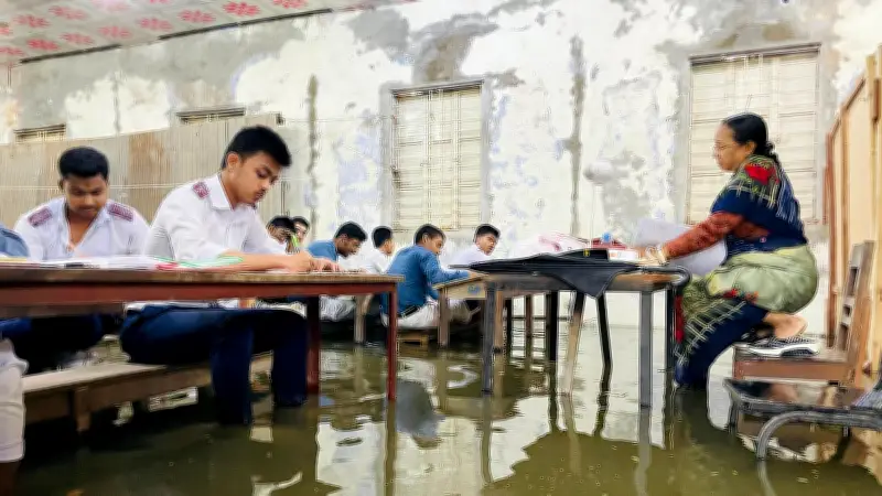 কুমিল্লায় বৃষ্টির পানিতে তলিয়ে গেছে এসএসসি পরীক্ষার কেন্দ্র