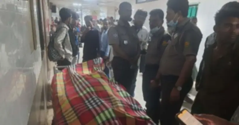 রাজধানীর নিউ মার্কেটে সন্ত্রাসীদের গুলিতে এক ব্যক্তি নিহত