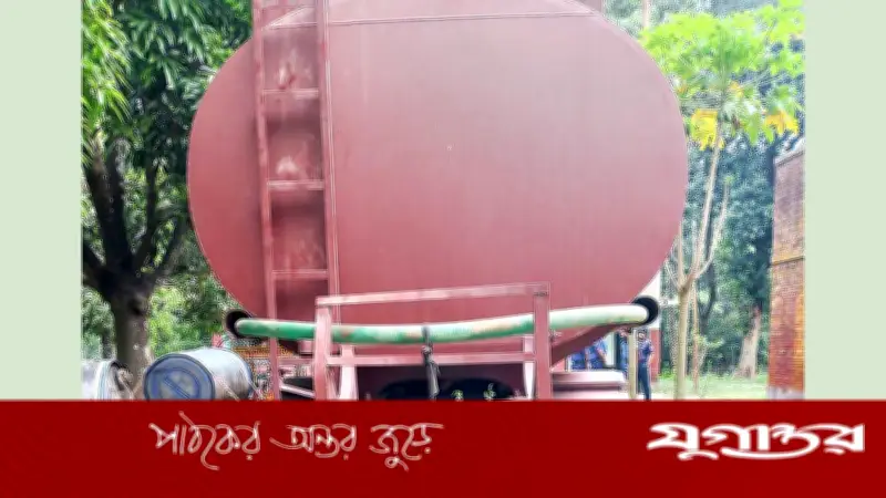 চাঁপাইনবাবগঞ্জে ডিজেল পাচারকালে ট্যাংকলরি জব্দ, আটক ১