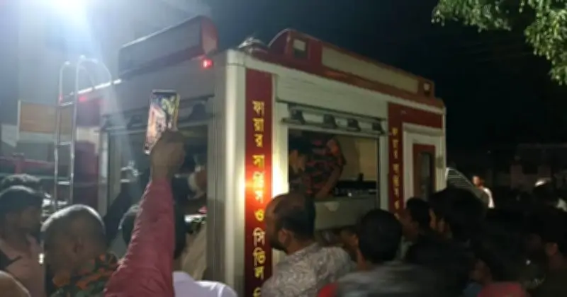 কুড়িগ্রামে ট্রাক-মাইক্রোবাস সংঘর্ষে শিশুসহ ৩ নিহত