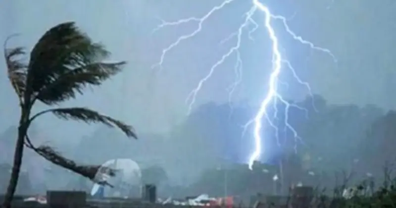 পাঁচ বিভাগে ভারী বৃষ্টির পূর্বাভাস, তাপমাত্রা কমতে পারে