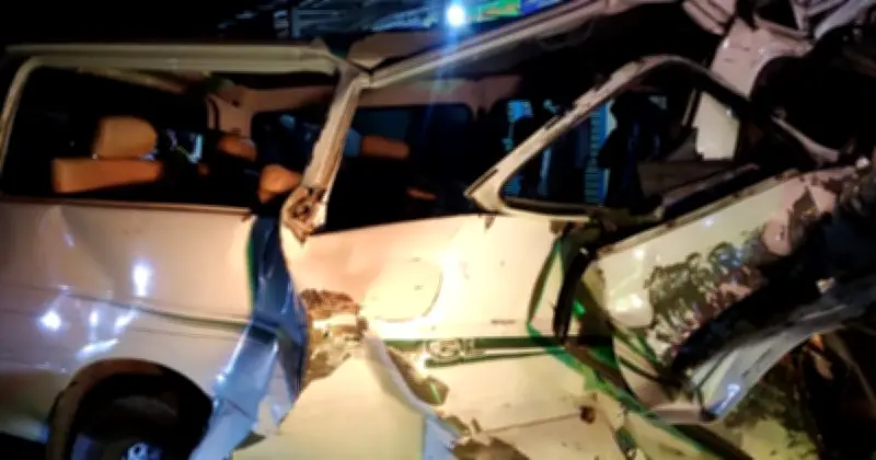 কুড়িগ্রামে ট্রাক-মাইক্রোবাস সংঘর্ষে শিশুসহ নিহত ৩