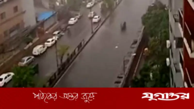 রাজধানীতে সকাল থেকেই মুষলধারে বৃষ্টি, দুর্ভোগে নগরবাসী