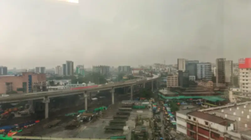 রাজধানীসহ সারা দেশে ভারী বৃষ্টি, দুর্ভোগে শিক্ষার্থী-অফিসগামীরা