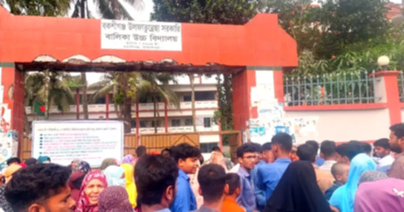 এসএসসি পরীক্ষায় টয়লেটে মোবাইল ব্যবহার, বকশীগঞ্জে পরীক্ষার্থী বহিষ্কার