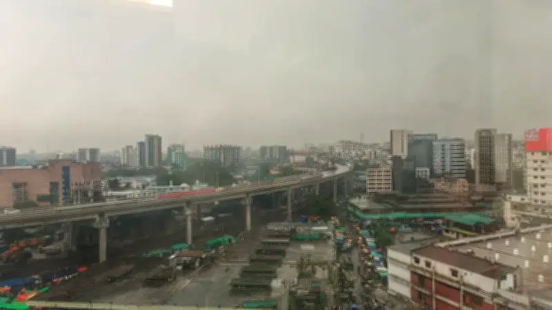 রাজধানীতে টানা বৃষ্টি, ভারী থেকে অতি ভারী বর্ষণের পূর্বাভাস