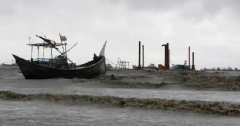 চার সমুদ্র বন্দরে ৩ নম্বর সতর্কতা সংকেত জারি