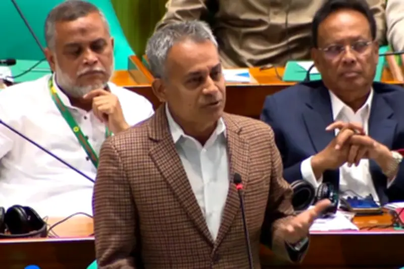 ঢাকায় ভয়াবহ অগ্নিকাণ্ড, নিয়ন্ত্রণে ১২ ইউনিট