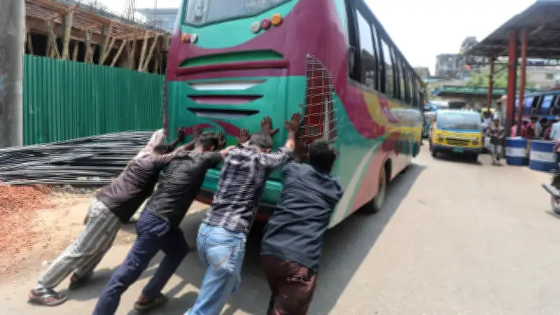 ইরান যুদ্ধে বিশ্ব অর্থনীতি সংকটে, দরিদ্র দেশগুলো সবচেয়ে ক্ষতিগ্রস্ত