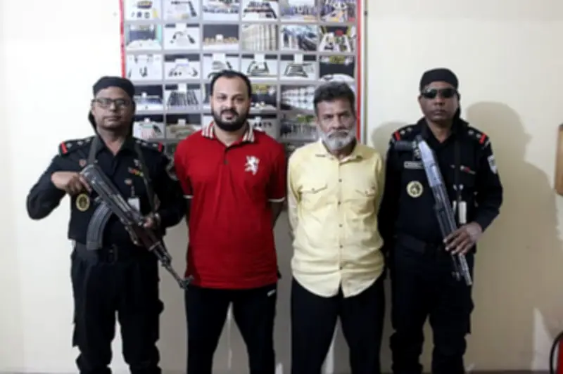 চাঁদাবাজি মামলায় পলাতক আসামি কারাগারে থেকেও গ্রেপ্তার নন