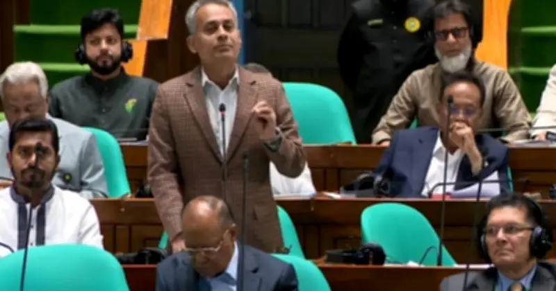 বিরোধী দলের সাংসদদের রাজনীতি শেখার পরামর্শ মন্ত্রীর