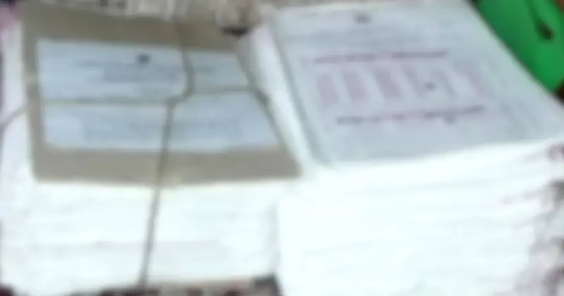 শিবপুরে রাস্তায় পড়ে থাকা এসএসসি ভোকেশনাল পরীক্ষার খাতা উদ্ধার