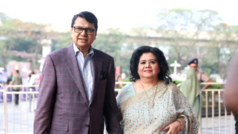 রেড কার্পেটে তারকা দম্পতিদের ফ্যাশন স্টাইল