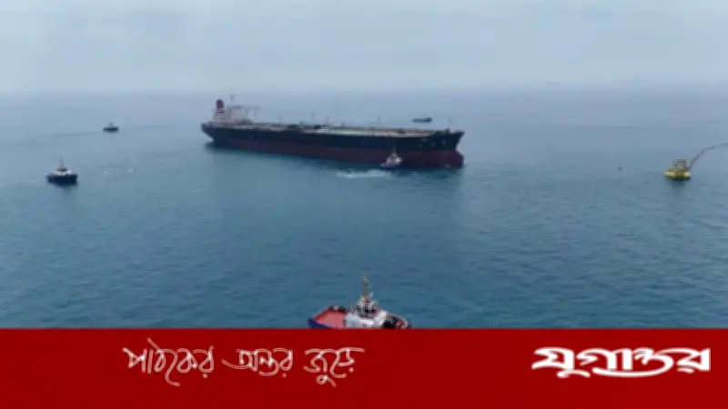 হরমুজ প্রণালিতে জাহাজ চলাচল ৯৫% কমেছে, দাম বেড়েছে তেলের