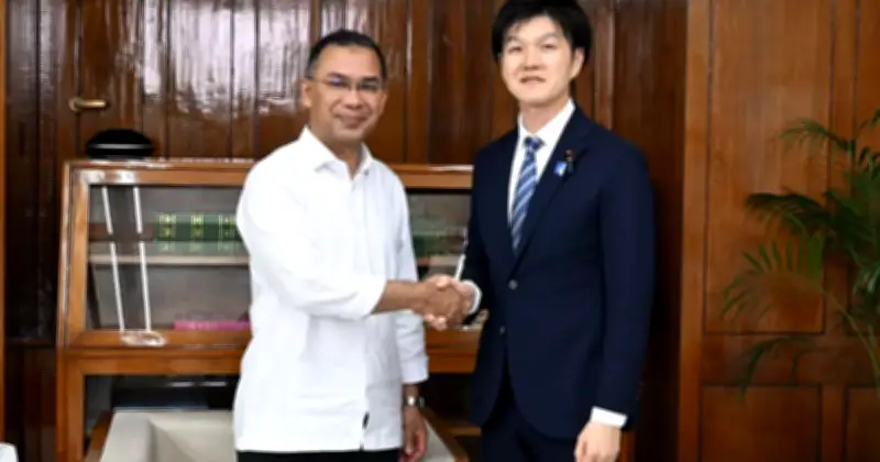 জাপানি বিশেষ দূতের সাথে প্রধান উপদেষ্টার সৌজন্য সাক্ষাৎ