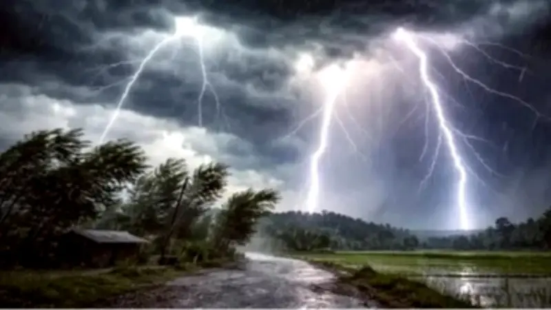 কৃতির রুদ্ররূপে বৃষ্টি ও বজ্রপাত, আমরা কতটা প্রস্তুত?