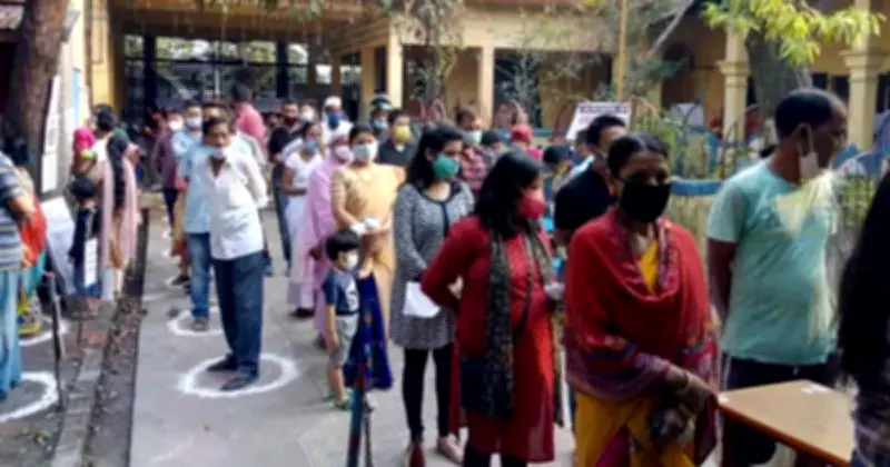 কলকাতার বুথে বুথে ভোটারদের প্রতিরোধ, শাসকদলের বিরুদ্ধে ক্ষোভ