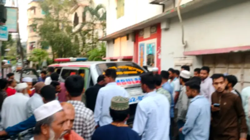 প্যারোলে মুক্তি না পেয়ে কারাফটকে বাবার মরদেহ দেখলেন ছাত্রলীগ নেতা