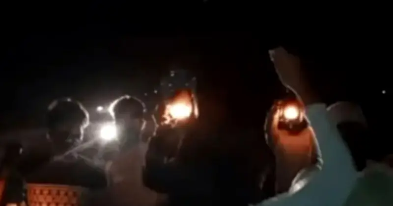 নেত্রকোনায় হারিকেন জ্বালিয়ে আওয়ামী লীগের ঝটিকা মিছিলের ভিডিও ভাইরাল