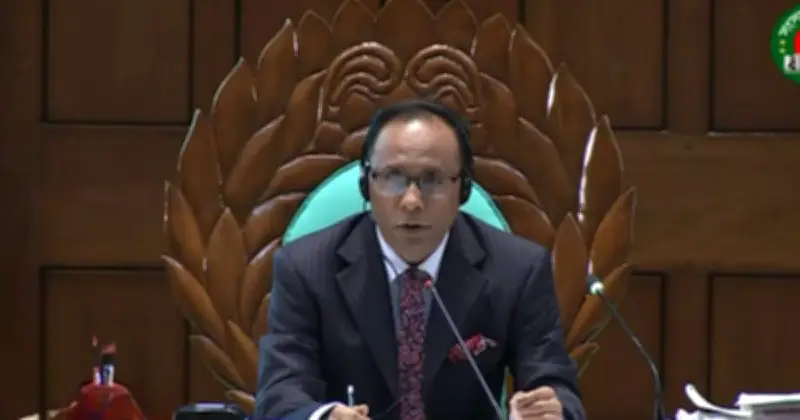 পুঁজিবাজার ও বীমা নিয়ন্ত্রকদের বয়সসীমা তুলে দিতে বিল পাস