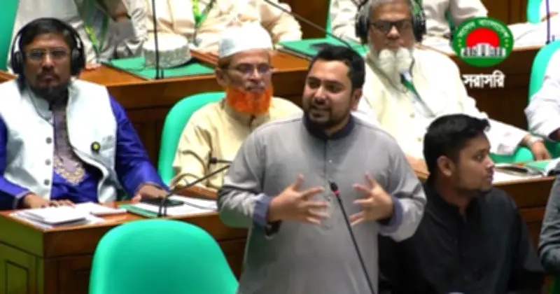 রাষ্ট্রপতি অপসারণ ও গ্রেপ্তার প্রয়োজন: নাহিদ ইসলাম