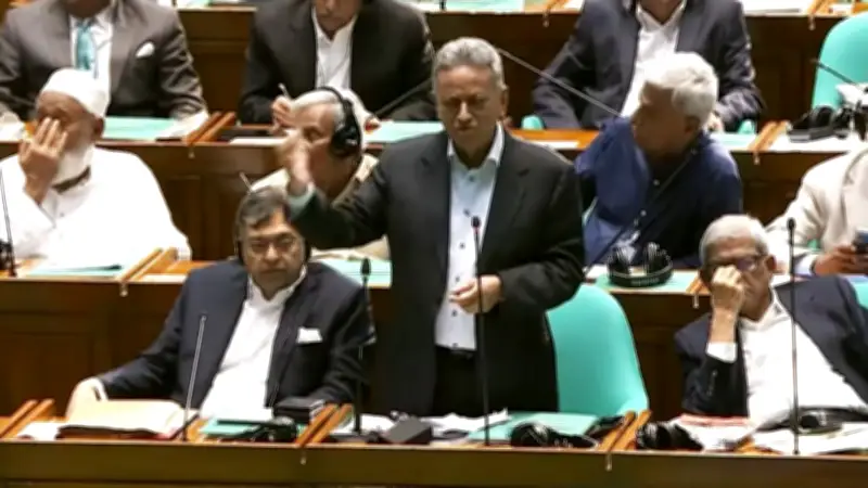 অর্থমন্ত্রী বললেন গভর্নরের পারফরমেন্স দেখার জন্য অপেক্ষা করুন