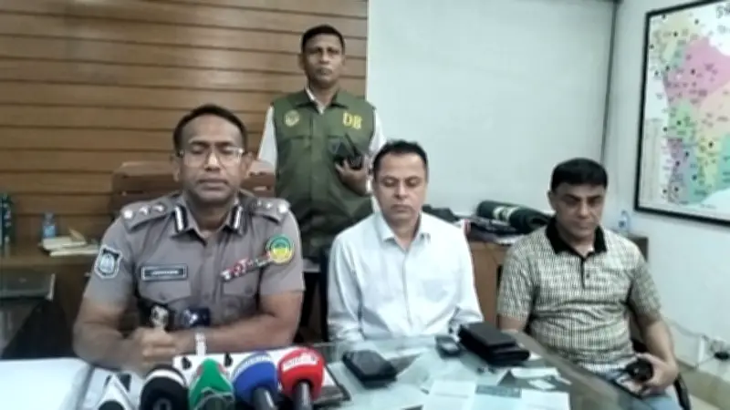 মাদকবিরোধী অভিযানে ডিবি পুলিশের ওপর হামলা, গ্রেপ্তার ৭