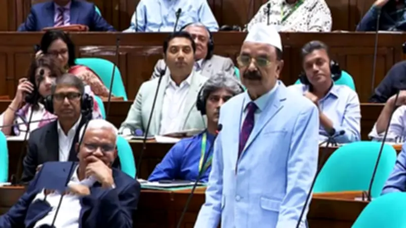 প্রতিবেশীর সঙ্গে সম্পর্ক বন্ধুত্বের, স্বামী-স্ত্রীর নয়