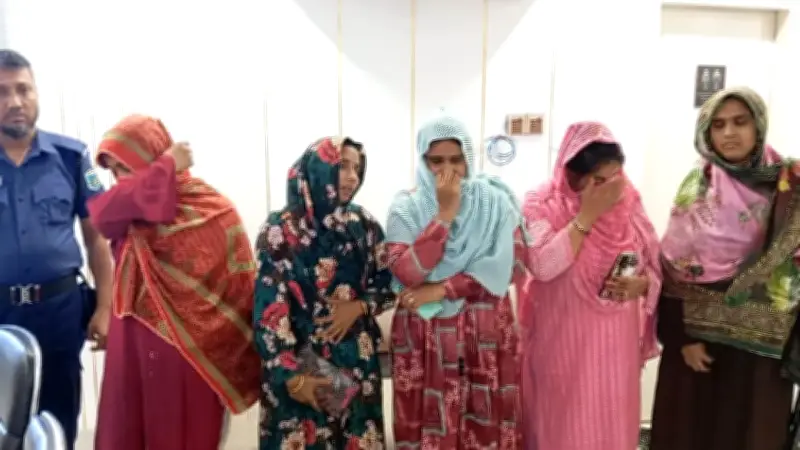 চাটমোহরে ৪ নারী দালালের জেল, ২ ক্লিনিকে জরিমানা