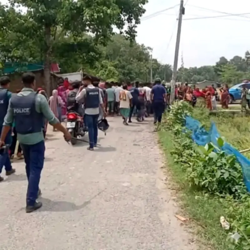 আলমডাঙ্গায় ইউপি চেয়ারম্যানদের দায়িত্ব গ্রহণে সংঘর্ষ, পুলিশ মোতায়েন