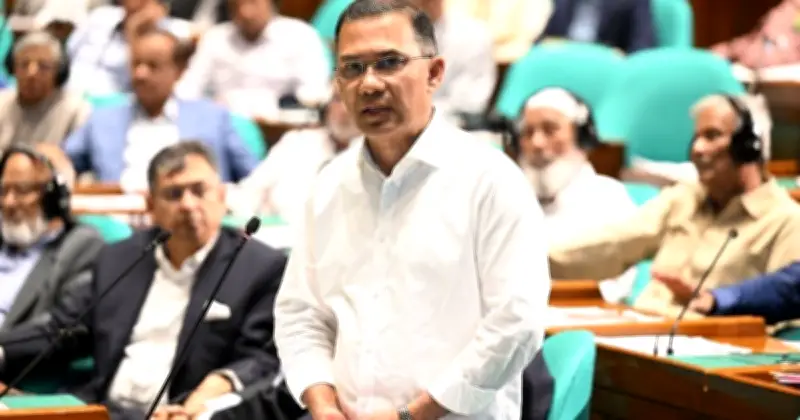 প্রধানমন্ত্রীর মন্তব্য: সরকারপ্রধানের দায়িত্ব আগুনের তপ্ত হিটের মতো