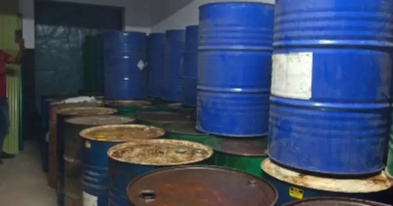 মেহেরপুরে অবৈধ ডিজেল মজুত: পুলিশের অভিযানে ৫ হাজার ৩৭৫ লিটার জব্দ, ব্যবসায়ী আটক