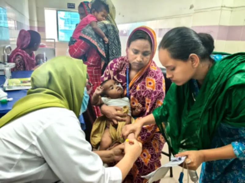 ময়মনসিংহে হামের প্রাদুর্ভাব: আইসোলেশন ওয়ার্ডে শিশুদের চিকিৎসা, ৫৯% টিকার বয়সের আগেই আক্রান্ত