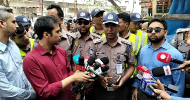 ফুটপাত দখলকারীদের বিরুদ্ধে ডিএমপির অভিযান, সতর্কতা ও ভাঙচুর চলছে