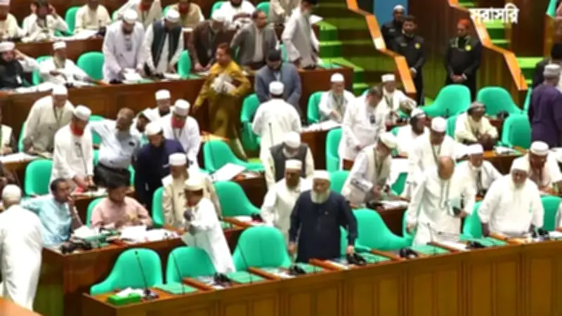 গাড়ি চাপায় শিশু মৃত্যু, বিরোধী দলের ওয়াকআউট, ডিসি নিয়োগ ও ডিজেল জব্দের খবর