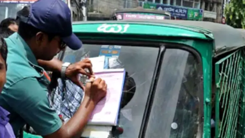 বজ্রপাতে কৃষকের মৃত্যু, জ্বালানি সংকটে জেলেদের দুর্ভোগ ও প্রবাসী আয়ে রেকর্ড