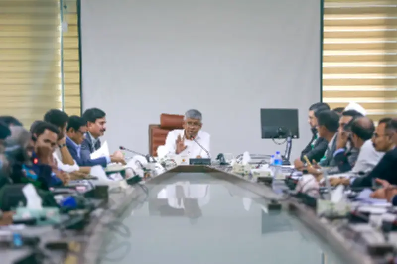 ব্যাংক ও পুঁজিবাজারে কর কমানোর সুপারিশ, এনবিআর চেয়ারম্যানের প্রতিক্রিয়া