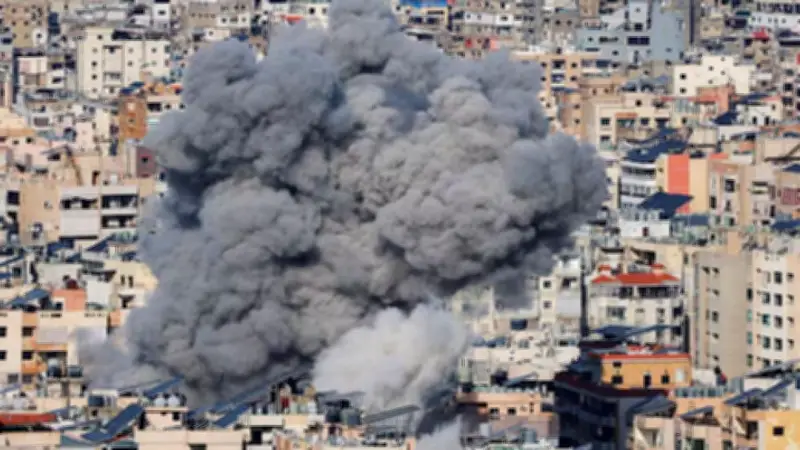 ইসরায়েলের হামলা দাবি, ট্রাম্পের ভাষণ ও ঢাকায় জ্বালানি সংকটসহ নানা খবর