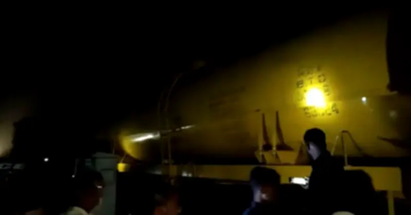 হবিগঞ্জে তেলবাহী ট্রেন লাইনচ্যুত, সিলেটের সঙ্গে সারাদেশের রেল যোগাযোগ বিচ্ছিন্ন