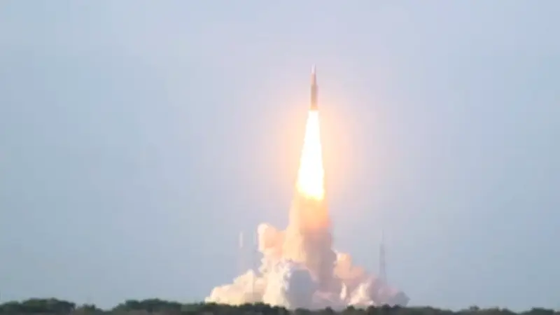 বিশ্বজুড়ে অনলাইন শিক্ষার চাহিদা বৃদ্ধি: নতুন সম্ভাবনা ও চ্যালেঞ্জ