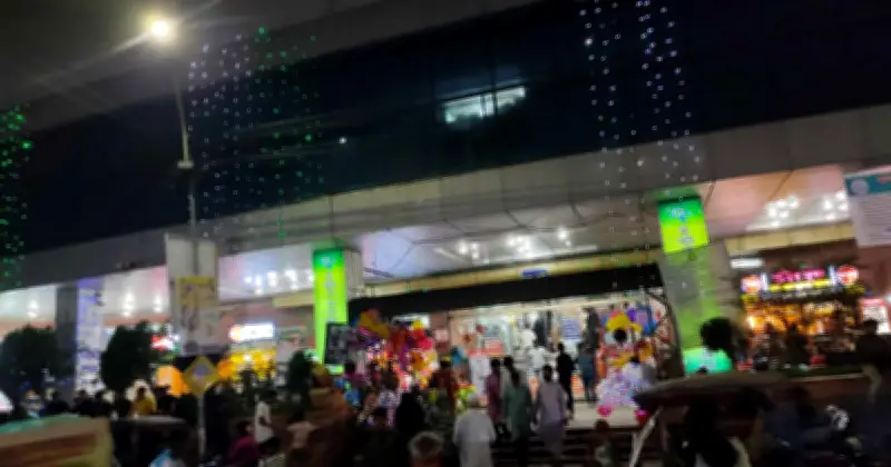 জ্বালানি সাশ্রয়ে দেশের দোকানপাট রাত ৮টায় বন্ধের সিদ্ধান্ত