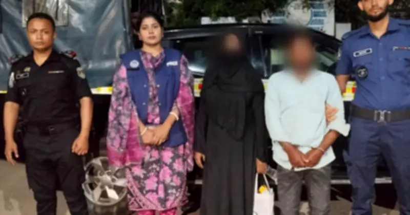 বাঁশখালীতে মাকে হত্যার মামলায় ছেলে ও স্ত্রী গ্রেফতার, র‍্যাবের যৌথ অভিযান