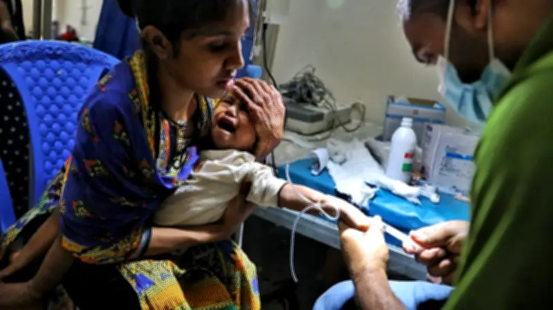 হামের প্রকোপে শিশু হাসপাতালে ভিড়, স্বাস্থ্যকর্মীদের চাপে চিকিৎসা
