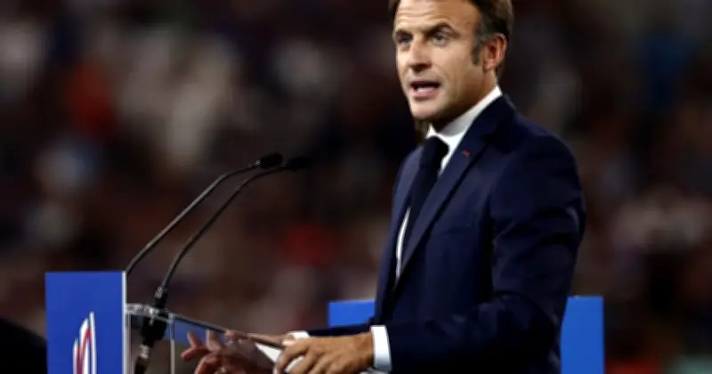 ম্যাক্রনের সতর্কবার্তা: হরমুজ প্রণালীতে সামরিক অভিযান 'অবাস্তব', ট্রাম্পের বক্তব্য নিয়ে হতাশা