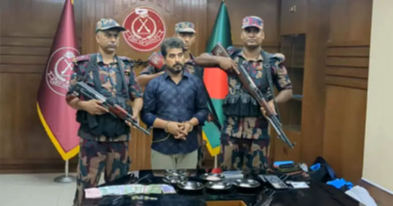 যশোরে বিজিবির অভিযানে ভারতীয় নাগরিক আটক, ৬ কোটি ৬২ লক্ষ টাকার হিরা ও বৈদেশিক মুদ্রা জব্দ